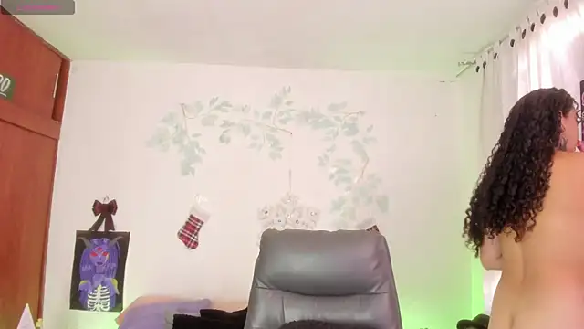 Snapshot of Cata_green chatting on December 2, 2025, 8:04 pm Cata green online show from December 2, 2025, 8:04 pm