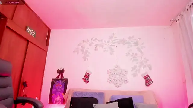 Snapshot of Cata_green chatting on December 4, 2025, 7:44 pm Cata green online show from December 4, 2025, 7:44 pm