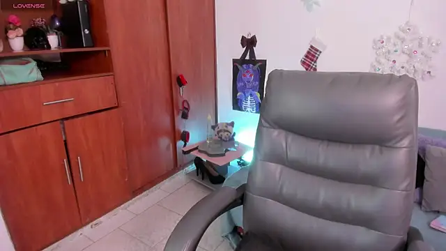 Snapshot of Cata_green chatting on December 19, 2025, 7:54 pm Cata green online show from December 19, 2025, 7:54 pm