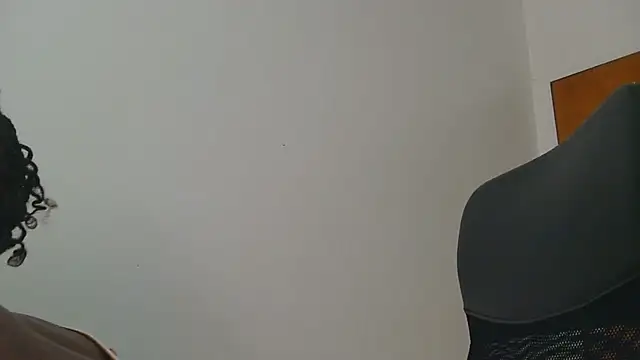 sluttylaura21 online show from January 13, 2026, 8:41 am