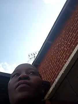 Snapshot of sluttylaura21 chatting on March 17, 2026, 7:23 am sluttylaura21 online show from March 17, 2026, 7:23 am