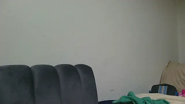 sluttylaura21 online show from May 3, 2026, 5:41 pm