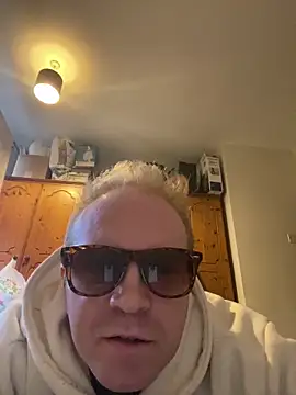 Snapshot of C_Huntsman chatting on February 4, 2025, 8:35 am C Huntsman online show from February 4, 2025, 8:35 am