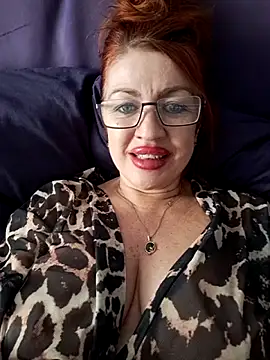 KiraXTender online show from November 15, 2025, 5:05 am