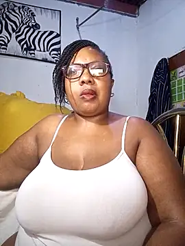 Snapshot of YELLOW_BONE chatting on February 20, 2026, 9:04 pm YELLOW BONE online show from February 20, 2026, 9:04 pm