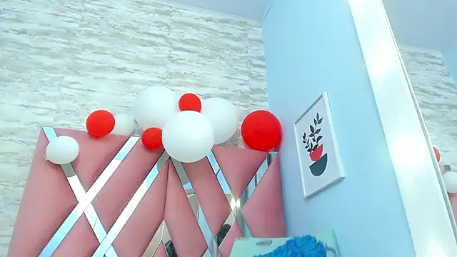 veronica salas online show from February 6, 2025, 8:56 pm