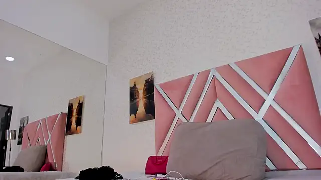 Snapshot of veronica_salas chatting on February 5, 2026, 8:24 pm veronica salas online show from February 5, 2026, 8:24 pm