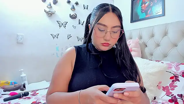 NayaWayne online show from March 18, 2026, 5:27 pm