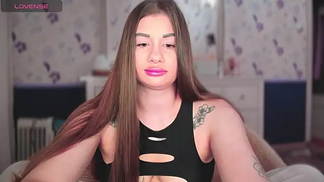 Snapshot of JuicyHelenX chatting on October 3, 2025, 4:37 pm JuicyHelenX online show from October 3, 2025, 4:37 pm