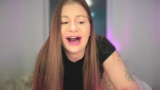 Snapshot of JuicyHelenX chatting on November 16, 2025, 3:17 pm JuicyHelenX online show from November 16, 2025, 3:17 pm