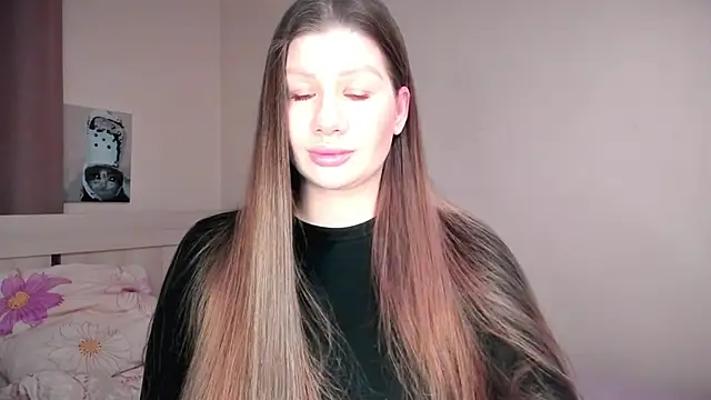 JuicyHelenX online show from February 4, 2026, 4:02 pm