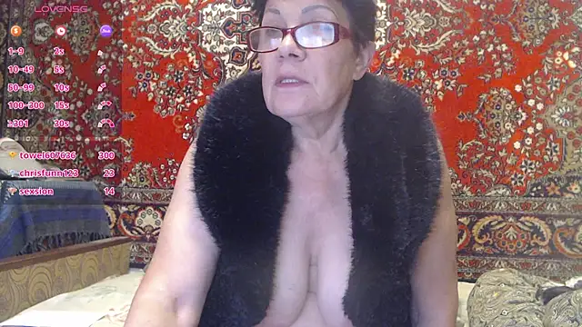 Snapshot of Sandra_Carina chatting on September 15, 2025, 8:31 pm Sandra Carina online show from September 15, 2025, 8:31 pm
