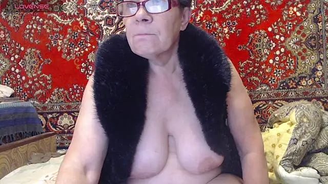 Snapshot of Sandra_Carina chatting on September 24, 2025, 8:17 am Sandra Carina online show from September 24, 2025, 8:17 am