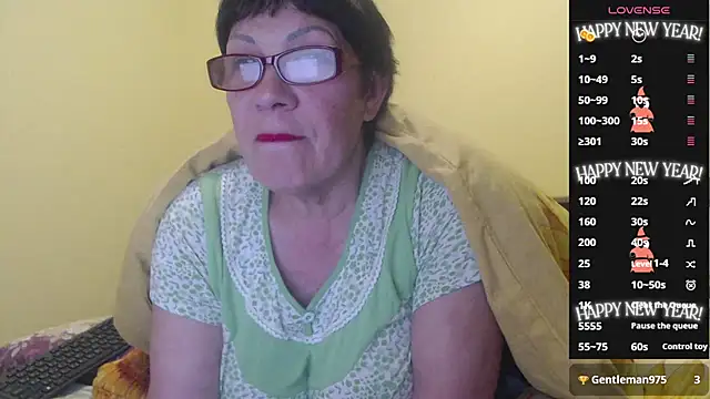 Snapshot of Sandra_Carina chatting on April 17, 2026, 10:24 pm Sandra Carina online show from April 17, 2026, 10:24 pm