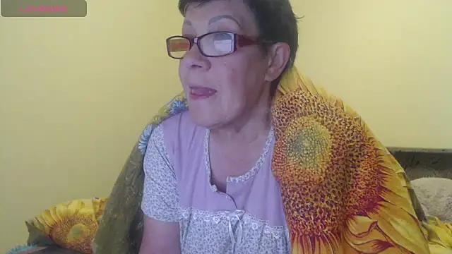 Snapshot of Sandra_Carina chatting on May 4, 2026, 4:41 am Sandra Carina online show from May 4, 2026, 4:41 am