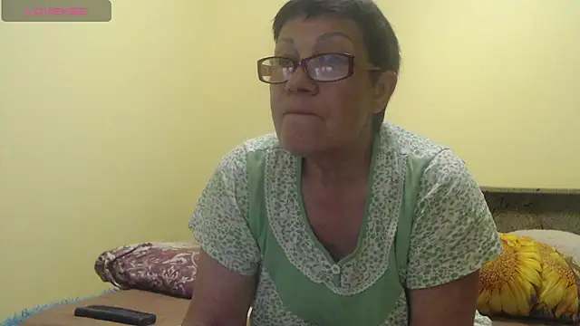 Snapshot of Sandra_Carina chatting on May 6, 2026, 8:25 pm Sandra Carina online show from May 6, 2026, 8:25 pm