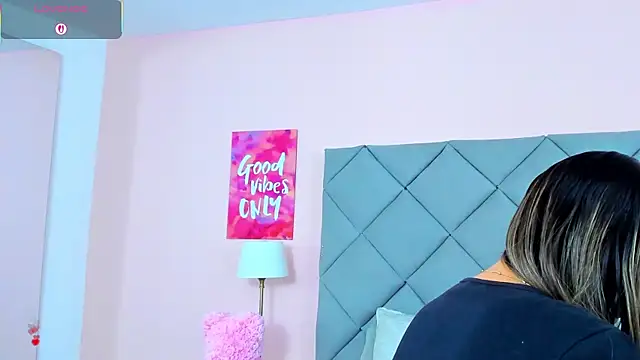 TaylorEvanss online show from November 19, 2025, 7:47 pm