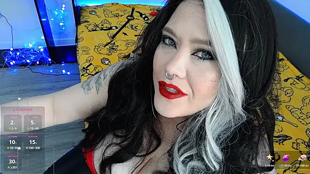wickedxqueen online show from April 23, 2026, 4:14 am