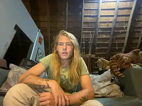 Snapshot of Salted_Playday chatting on February 27, 2025, 2:53 am Salted Playday online show from February 27, 2025, 2:53 am