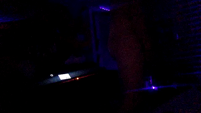 Fr4nk1eFFuxxx online show from December 15, 2024, 10:07 am