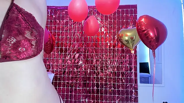 Snapshot of Estrella_Duran chatting on February 18, 2025, 7:52 pm Estrella Duran online show from February 18, 2025, 7:52 pm