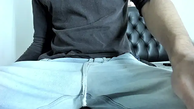 JohanyLatino online show from February 5, 2025, 11:23 am