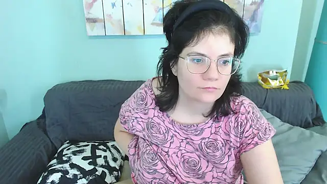 EverlyRays online show from January 12, 2025, 2:19 pm