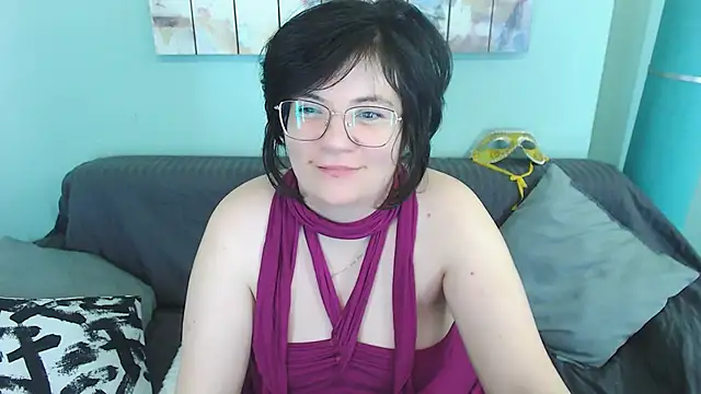 EverlyRays online show from February 11, 2025, 5:50 pm