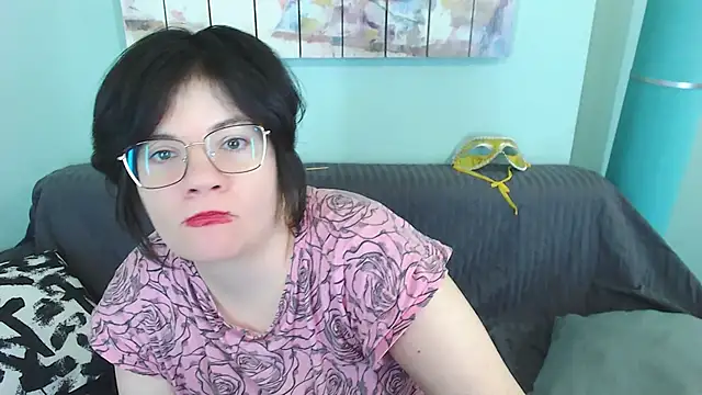 EverlyRays online show from February 19, 2025, 7:39 am