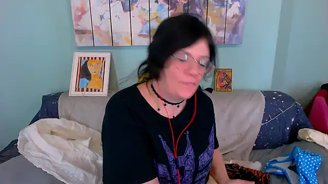 EverlyRays online show from February 7, 2026, 4:00 pm