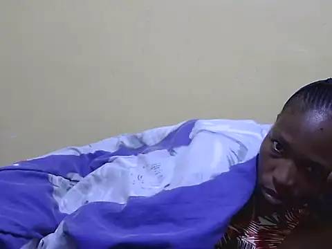 Smillie prety online show from September 14, 2025, 3:27 am