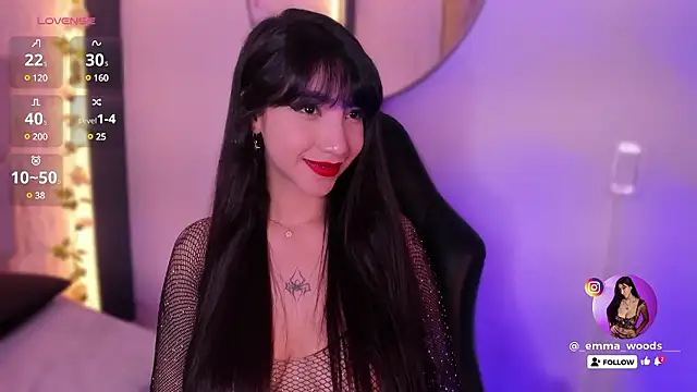 Snapshot of emma_woods_ chatting on December 5, 2024, 3:28 pm emma woods online show from December 5, 2024, 3:28 pm