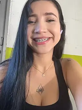 Snapshot of emma_woods_ chatting on January 6, 2025, 9:11 pm emma woods online show from January 6, 2025, 9:11 pm