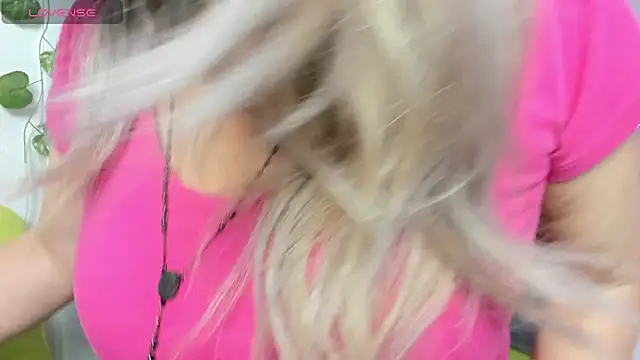 Snapshot of RebeccaThompson chatting on July 23, 2026, 5:05 am RebeccaThompson online show from July 23, 2026, 5:05 am