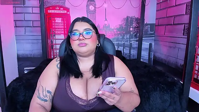 Snapshot of tifanny_bigboobs11 chatting on March 13, 2026, 12:01 pm tifanny bigboobs11 online show from March 13, 2026, 12:01 pm