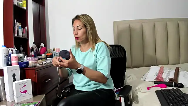 Chloemiller89 online show from December 16, 2024, 11:07 pm