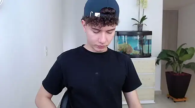 adrian morelly online show from December 6, 2024, 6:39 pm