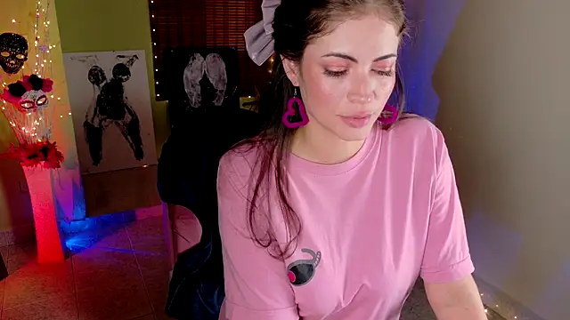 Emma  Blanco online show from October 21, 2025, 3:46 pm