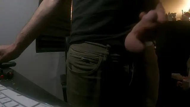 Snapshot of leanjamesdean chatting on December 26, 2024, 2:27 pm leanjamesdean online show from December 26, 2024, 2:27 pm