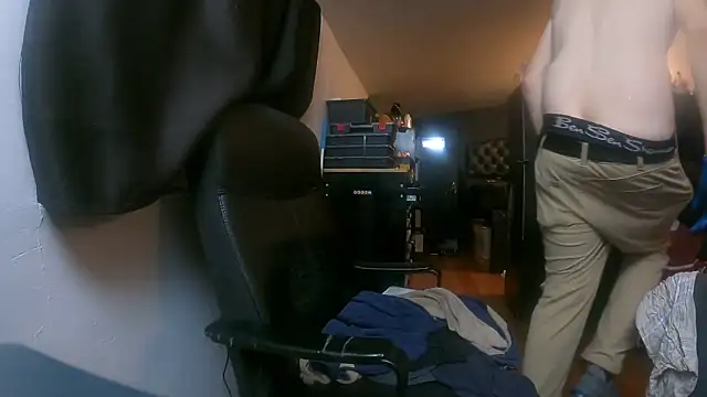 leanjamesdean online show from November 12, 2025, 4:24 am