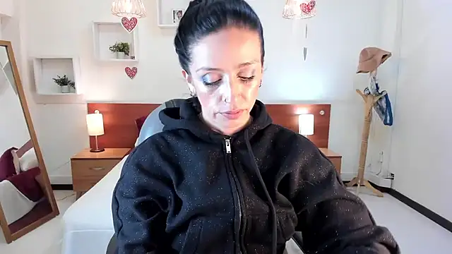 Kristen Garner online show from February 20, 2025, 12:19 am