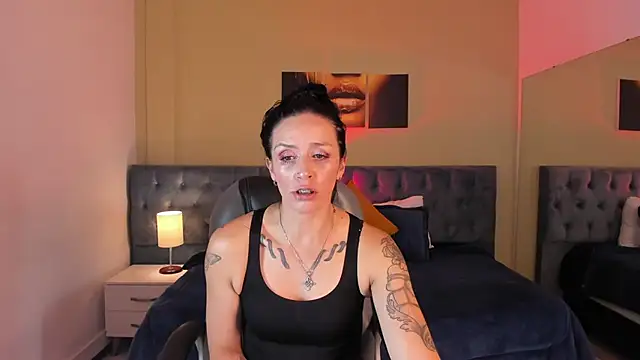 Kristen Garner online show from March 19, 2025, 9:05 pm