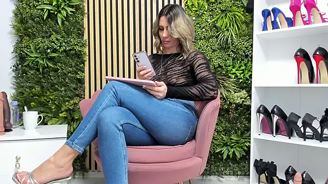 sweetcherry30 online show from February 12, 2026, 7:14 am