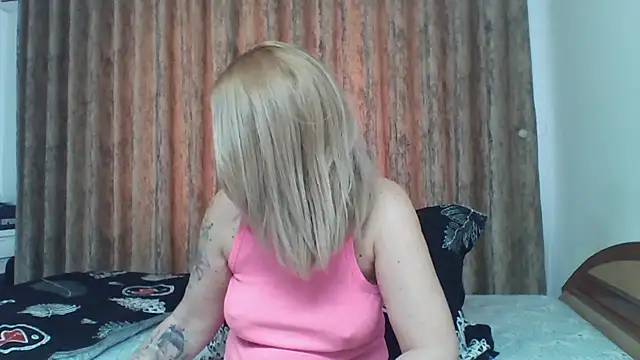 PussyEvely online show from March 19, 2026, 7:45 am