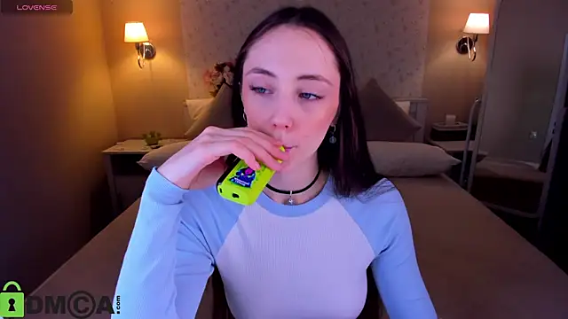 Lexi Split online show from March 1, 2026, 4:25 am