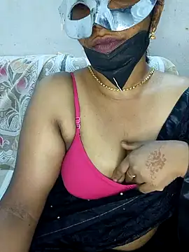 Snapshot of Malluivaniya chatting on January 22, 2025, 7:13 pm Malluivaniya online show from January 22, 2025, 7:13 pm