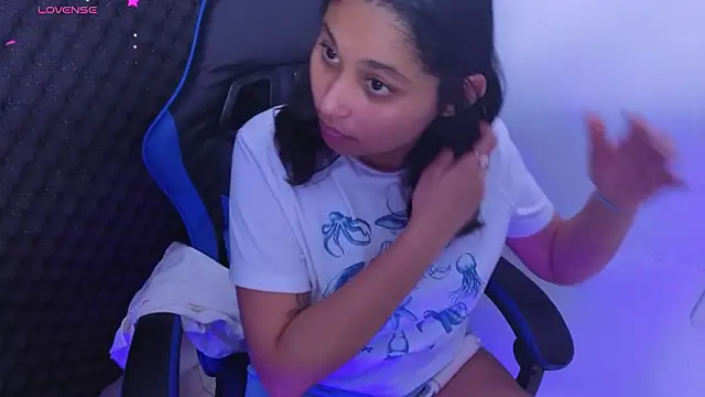 Cuteprincess21 online show from February 18, 2026, 1:45 am