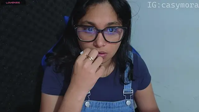 Cuteprincess21 online show from March 27, 2026, 1:33 am