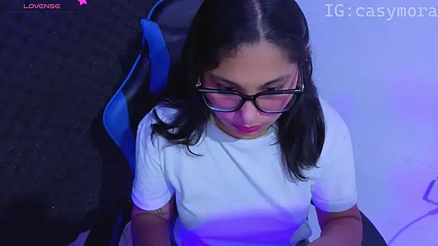 Cuteprincess21 online show from April 8, 2026, 1:22 pm