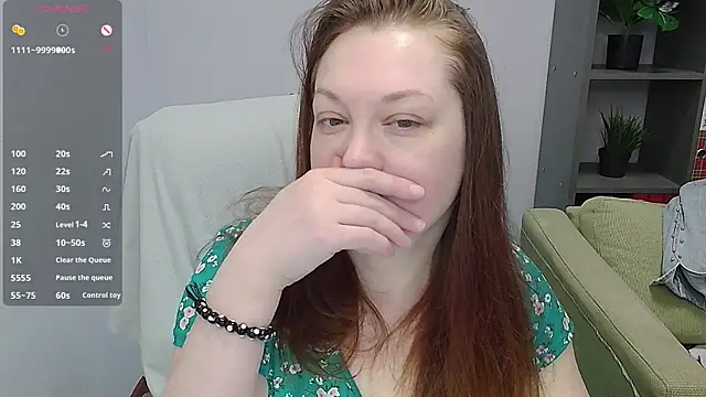 CutieGinger online show from November 8, 2025, 3:56 pm